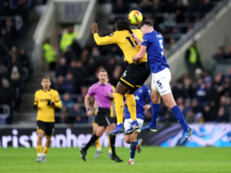 New Premier League Hair Pulling Rule After Controversial Red Cards