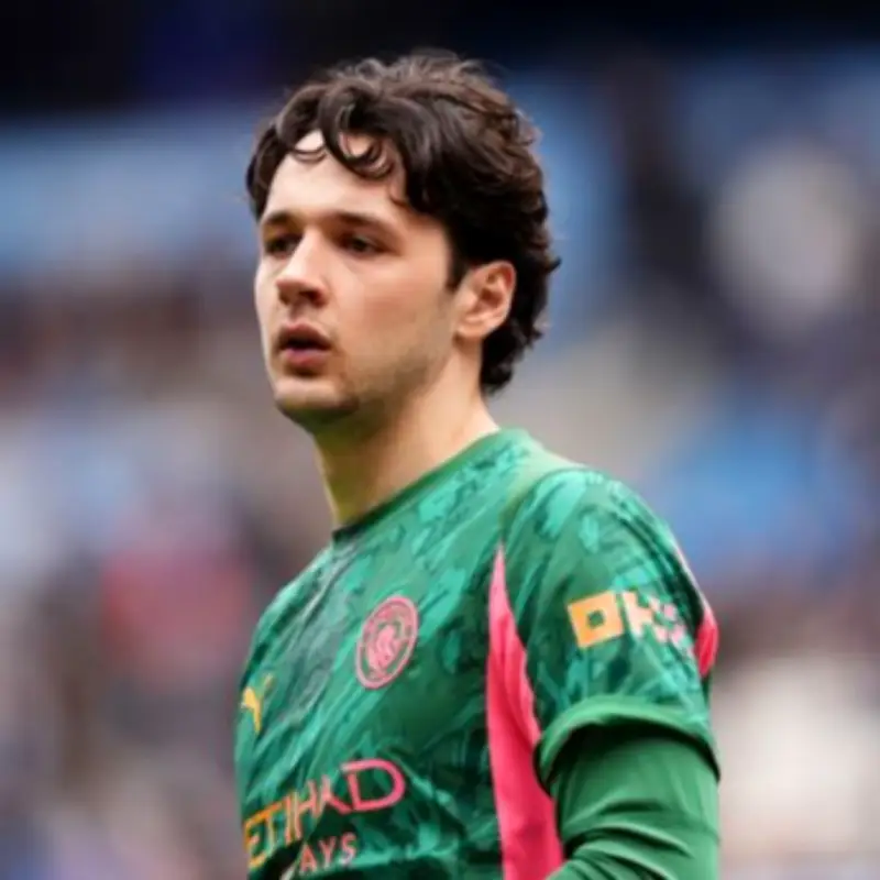 Newcastle Transfer News: Double Keeper Exit, New Trafford Twist