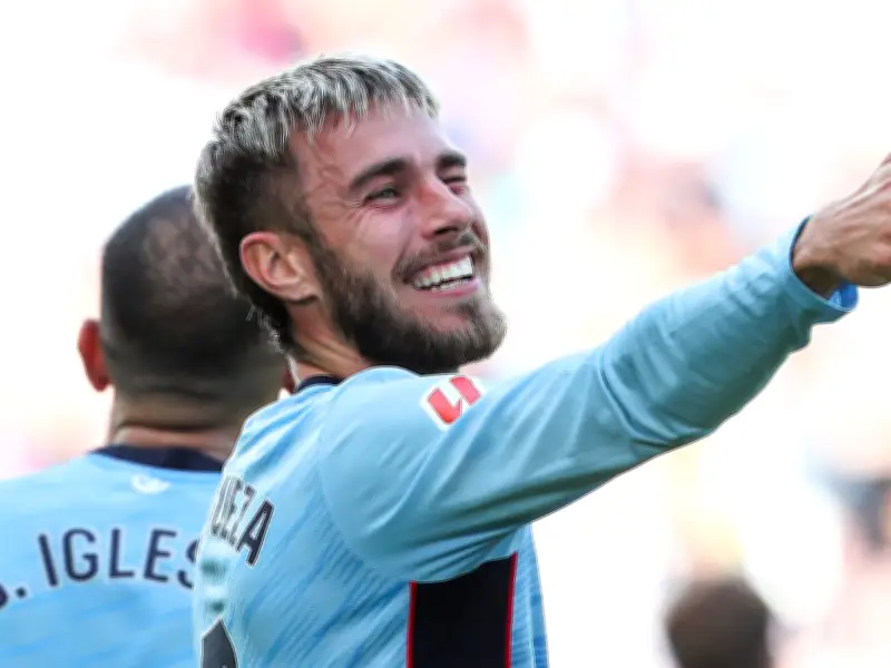 Newcastle United Eye Free Agent Oscar Mingueza to Solve Right-Back Issue