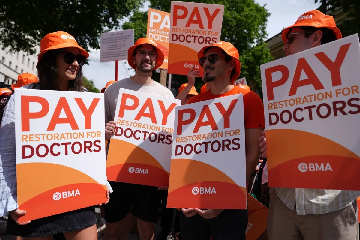 NHS Doctors in England to Stage Five-Day Strike Over Pay