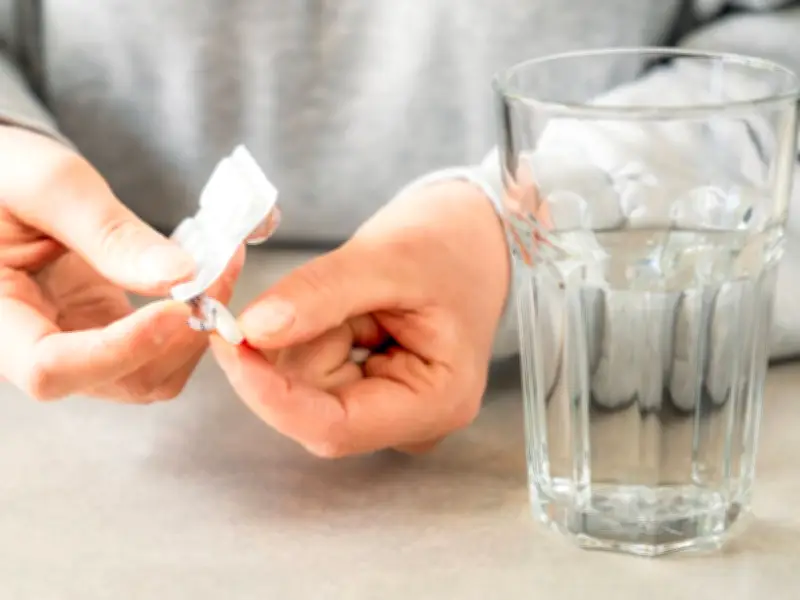 NHS Issues Drowsy Driving Warning for Hay Fever Medication Users
