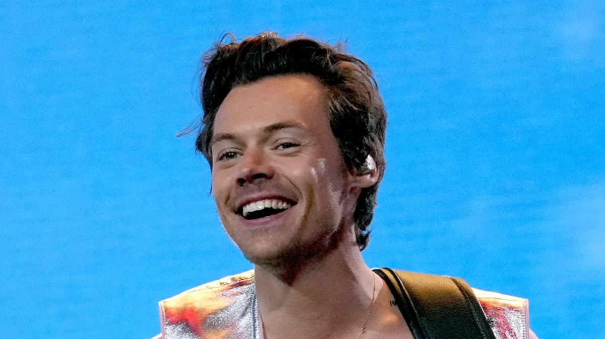 NHS Praised for 'Iconic' Harry Styles Smear Test Campaign