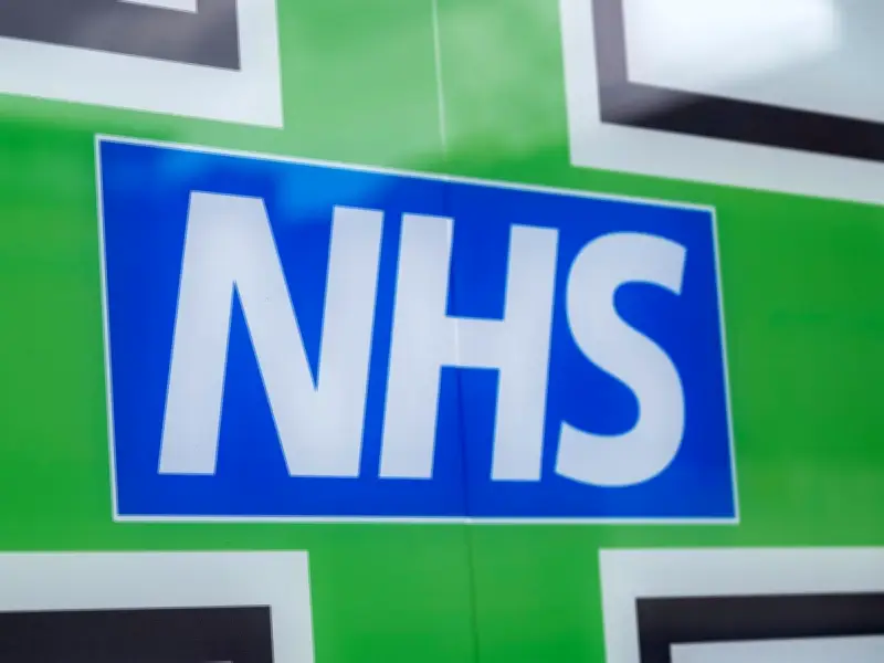 NHS Urges 30-Minute Sunscreen Rule to Prevent Skin Cancer Risk