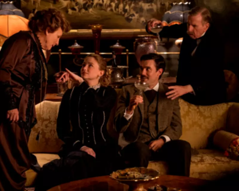 Night and Day Review: Dreamy Woolf Adaptation Reaches for the Stars