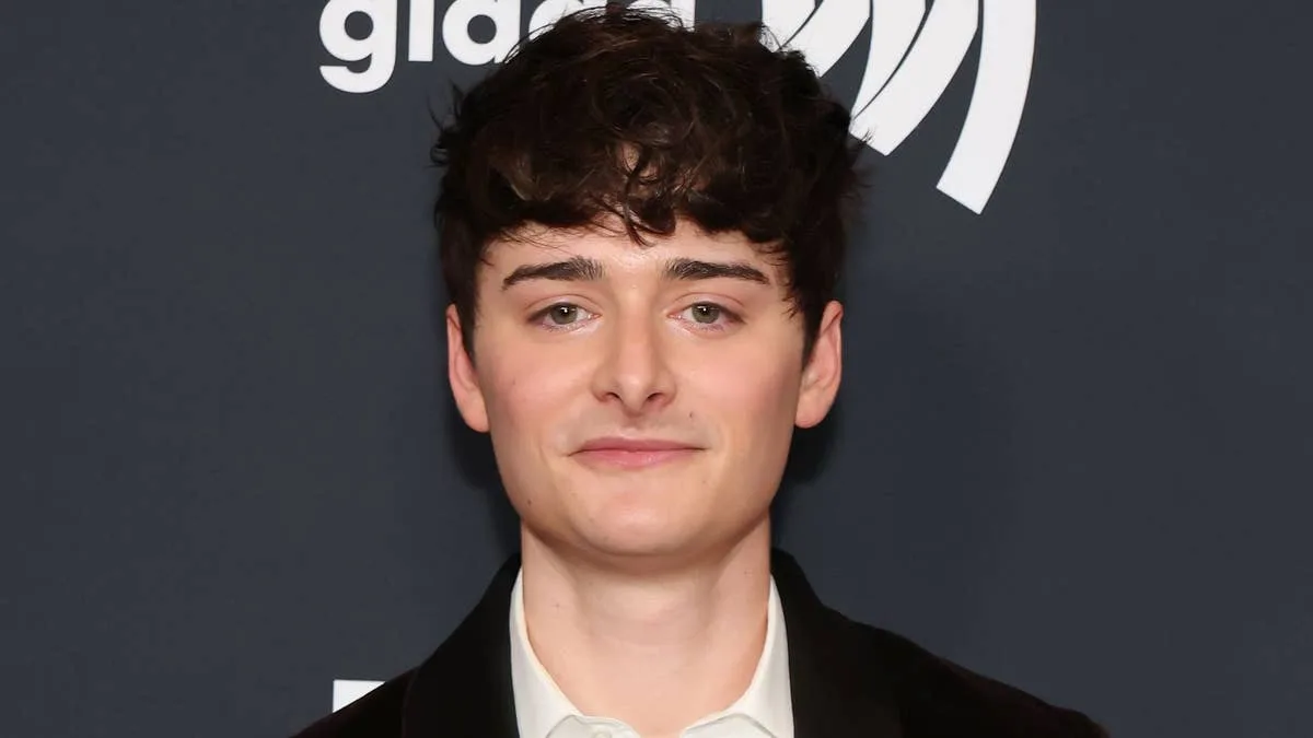 Noah Schnapp Reveals 'New Boyfriend' Was April Fools Prank