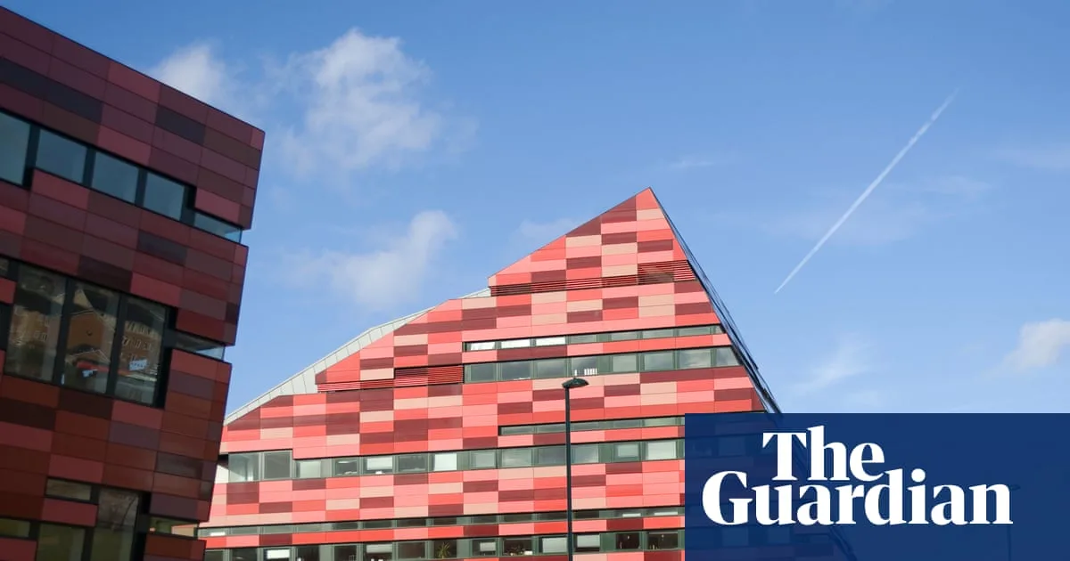 University of Nottingham to Cut Over 600 Jobs Amid Financial Crisis