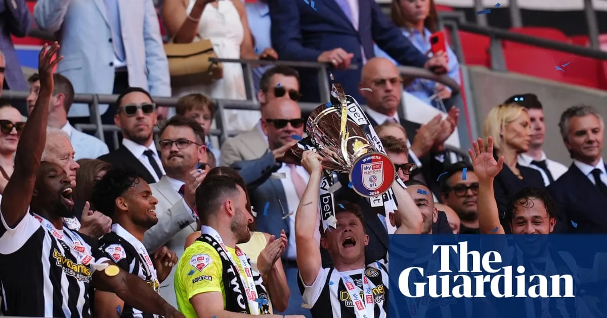 Notts County secure League One return with dominant Wembley win over Salford