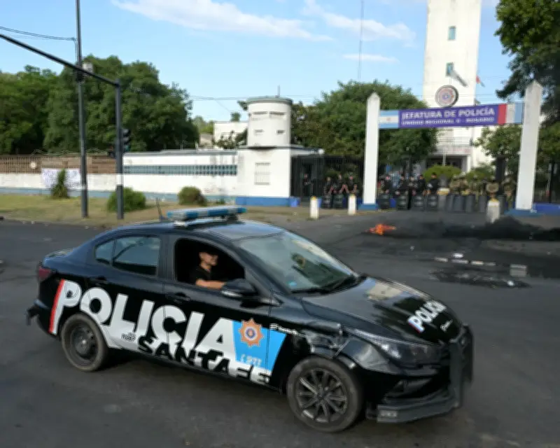 Off-duty Argentine police in second jobs 'kill and die more' as recession bites