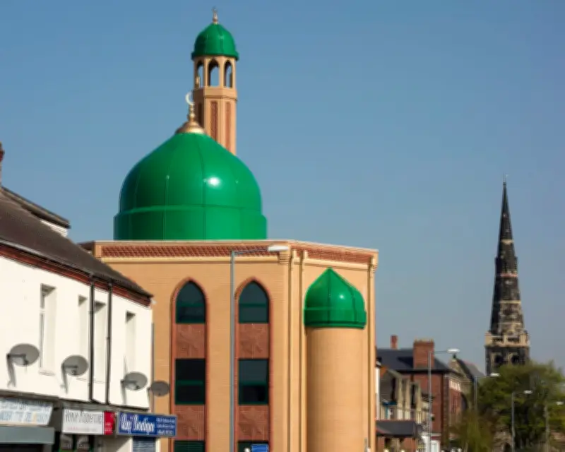 One in Six Britons See Muslim Growth as Threat to UK Culture, Study Finds