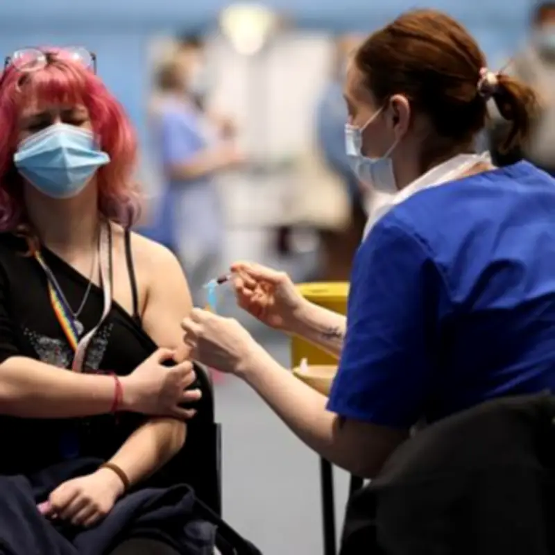 One-off MenB vaccine for students after deadly meningitis outbreak