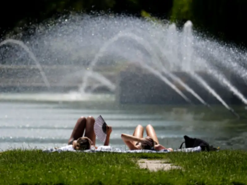 Over 1,000 UK Schools Shut as Greggs Closes Stores in 40C Heatwave