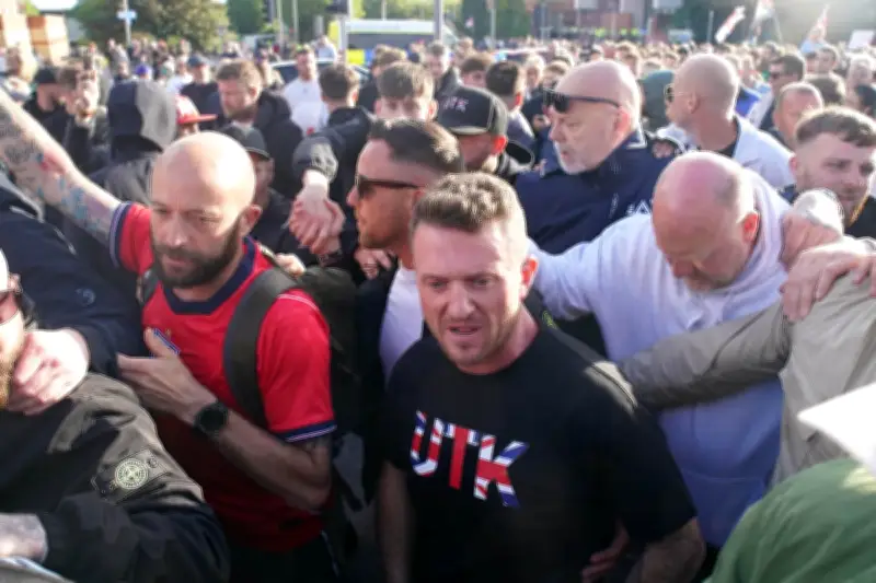 Oxford Union to Host Tommy Robinson Debate Despite Outcry