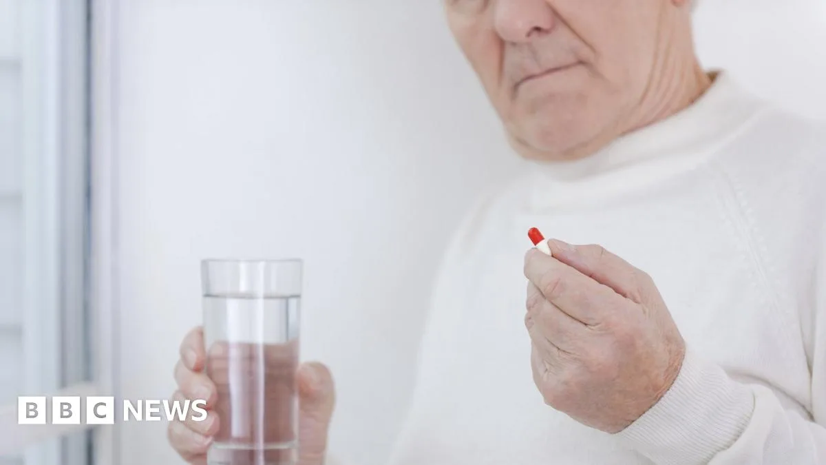 Common Painkillers Linked to Increased Heart Failure Risk in Elderly