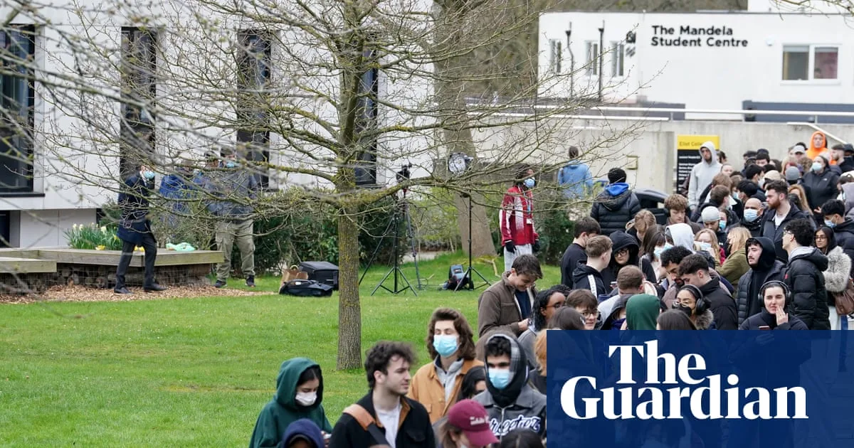 Parents in 'Desperate' Rush for Meningitis B Vaccine After Kent Outbreak