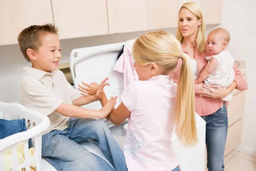 Parents More Lenient With Younger Siblings, Study Finds