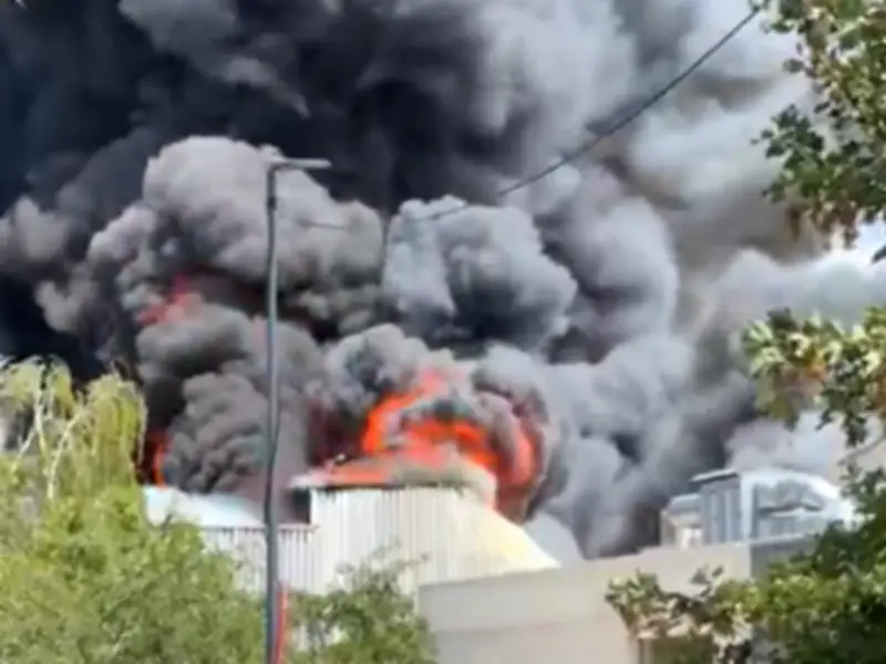 Paris Fire Live: Bobigny Blaze Engulfs Warehouse, Smoke Visible for Miles