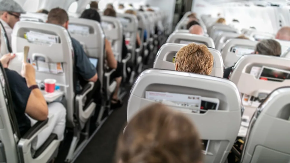Passenger Refuses Seat Swap With Tall Man, Praised Online