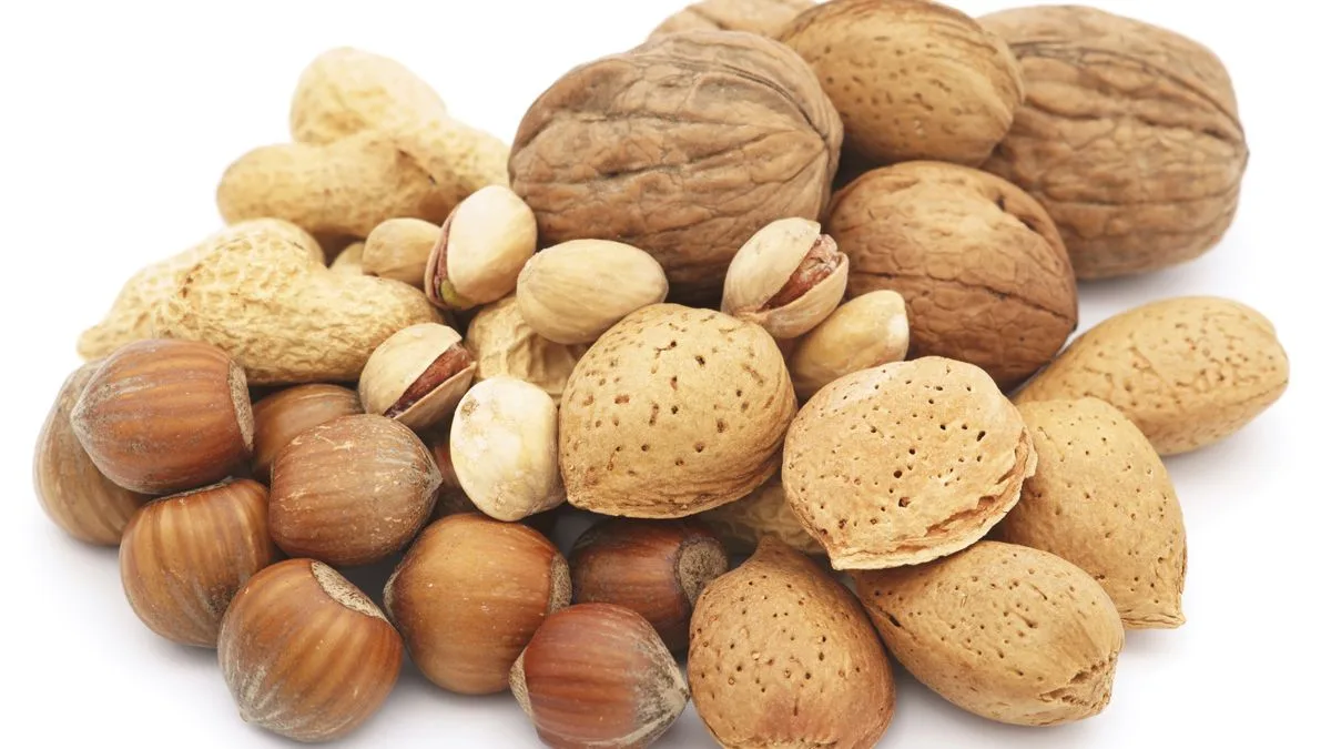 Handful of peanuts a day could cut risk of death from cancer and heart disease