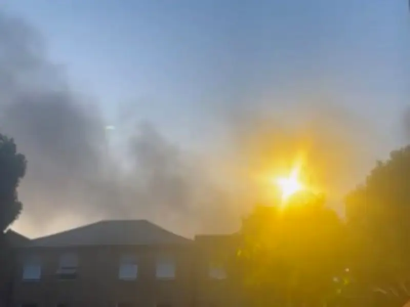 Peckham High Street Fire on Hottest June Day Sends Crowds Fleeing