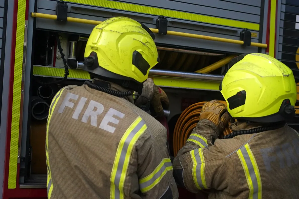 Firefighters Tackle Wildfire in Pentland Hills Near Edinburgh