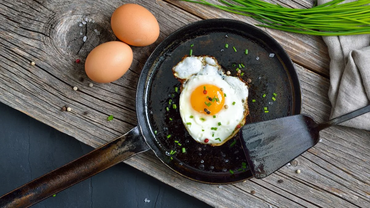 TikTok User's 'Life-Changing' Hack for Perfect Fried Eggs Without Flipping