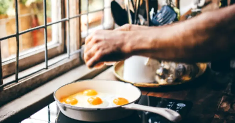 Perfectly Crispy Fried Eggs: Chef Reveals Secret Butter Technique