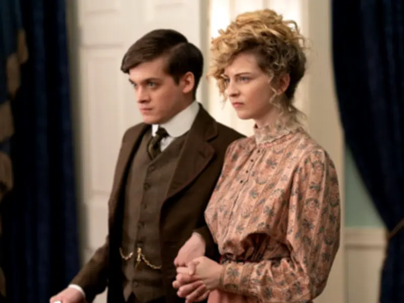Period Drama Fans Demand Third Series of The Hardacres on Channel 5