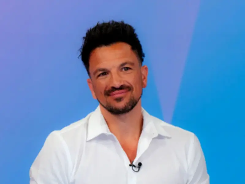 Peter Andre Praises UK Social Media Ban for Under-16s as 'Wonderful'