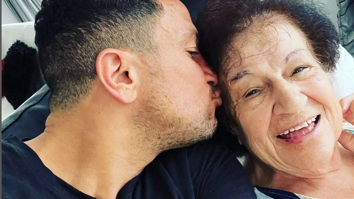 Peter Andre Reveals Mother Can No Longer Speak in Heartbreaking Health Update