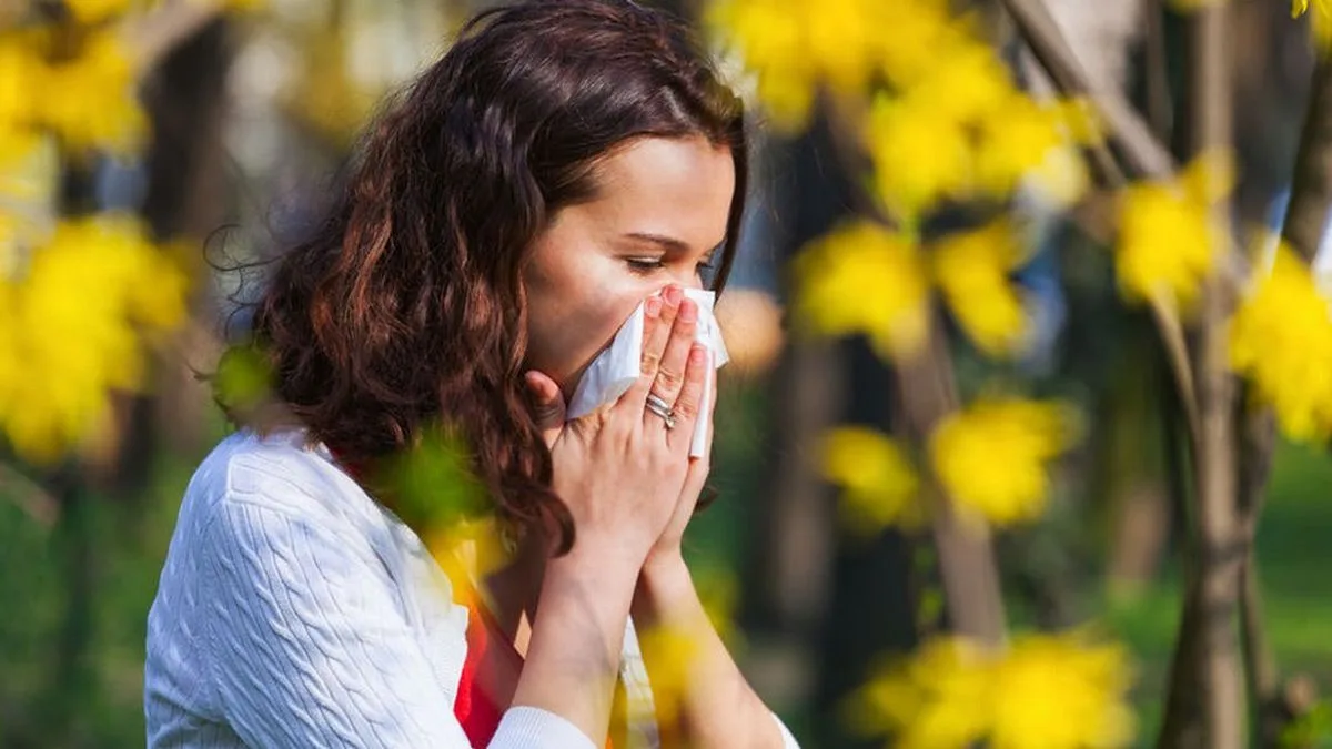 Pharmacist's Top Tips to Beat Hay Fever This May Without Tablets