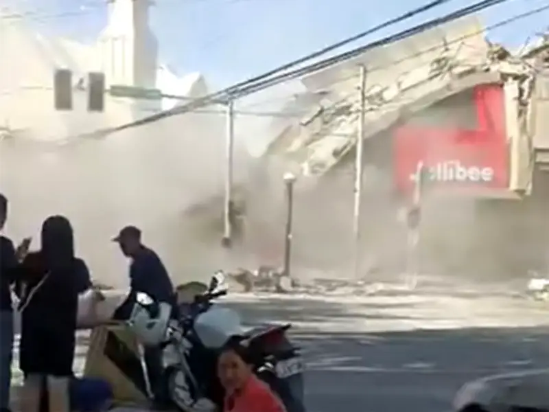 Philippines Earthquake: 32 Dead, 200 Injured in 7.8 Magnitude Quake