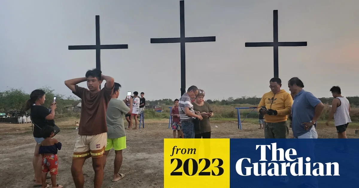 Eight Filipinos nailed to crosses in Easter ritual despite Church disapproval