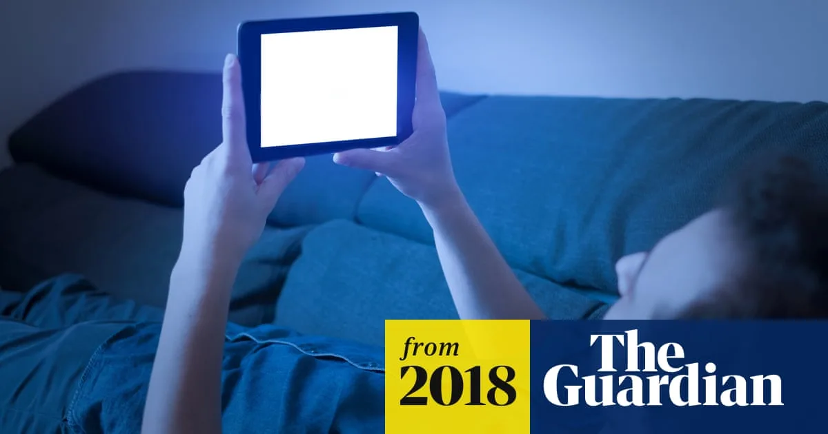 Blue Light from Screens Accelerates Blindness, Study Finds