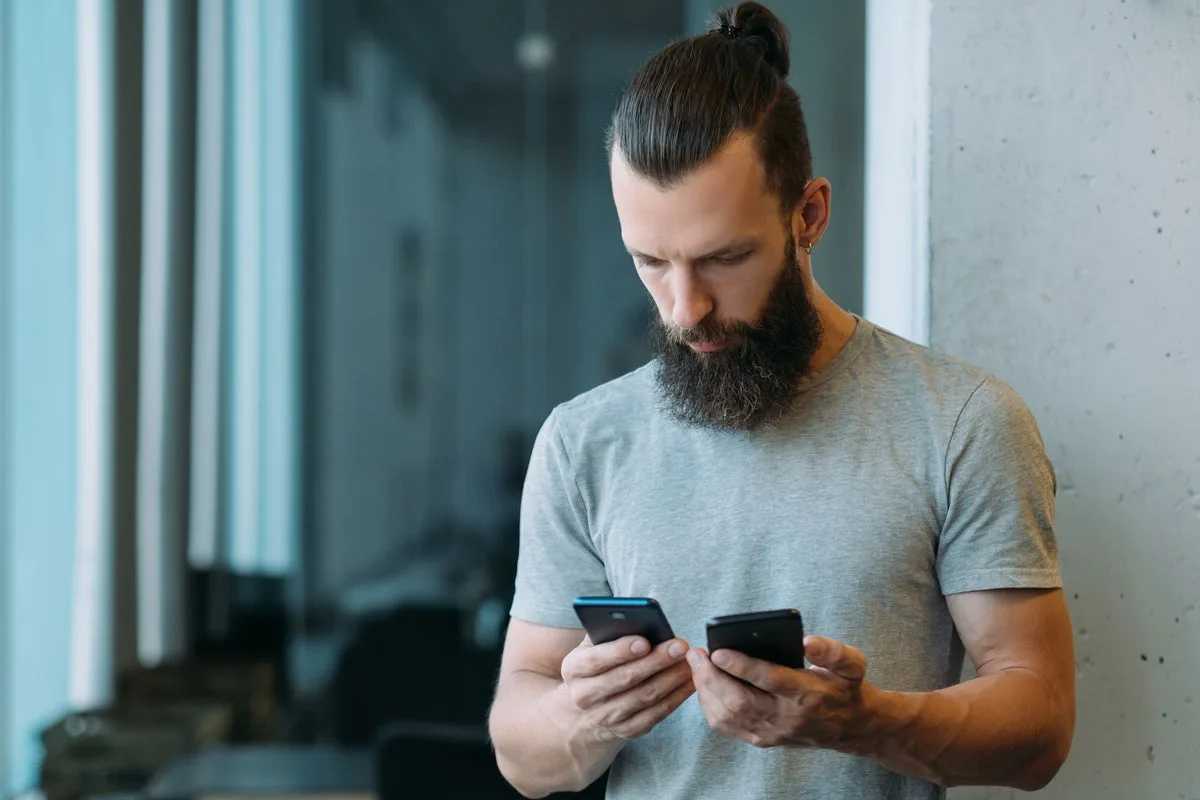 Two Phones, One Digital Detox: The New Millennial and Gen Z Trend