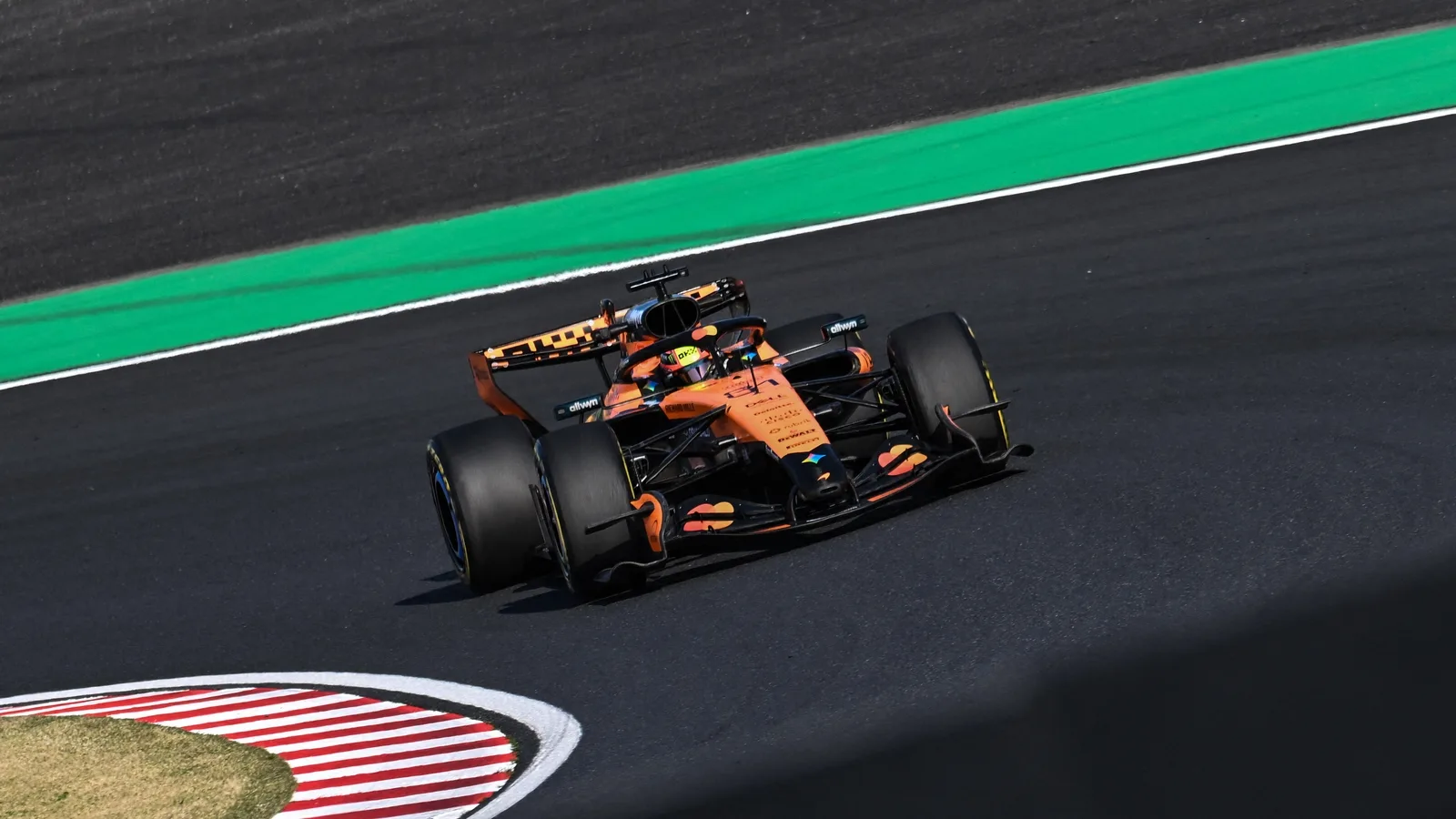 Piastri Tops Japanese GP Practice, Beating Mercedes Rivals