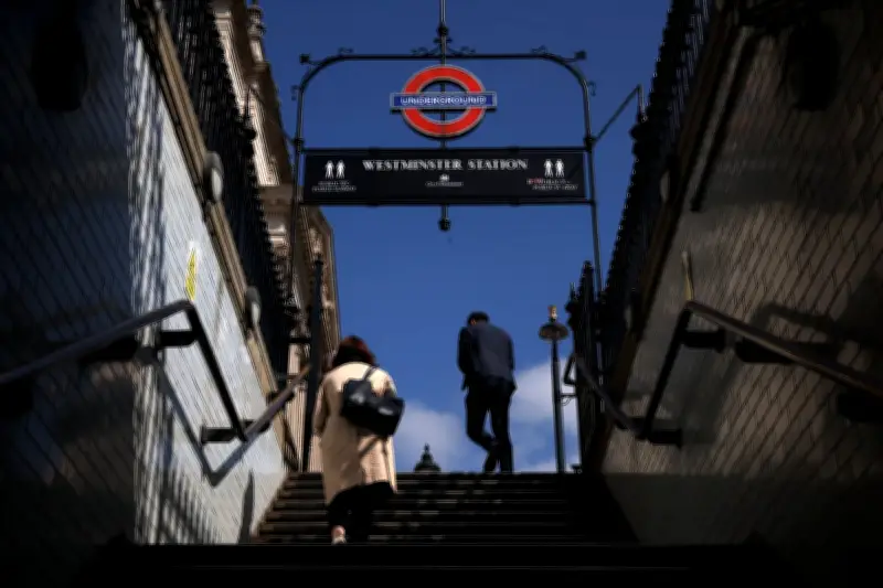 Piccadilly Line and DLR Face Weekend Closures Amid Heat Warning