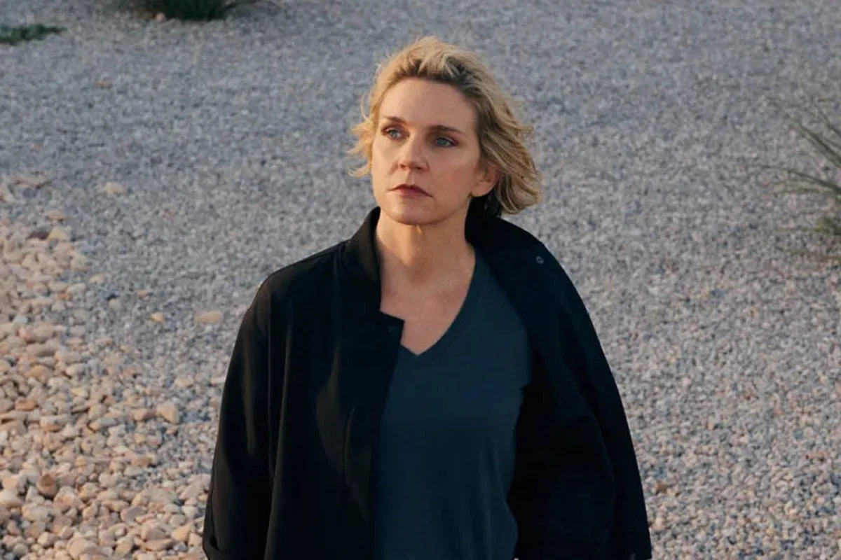 Pluribus Season 1 Finale Earns Rave Reviews, Season 2 Set for 2027