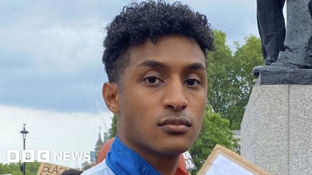 Police Confiscate Union Jack From Teenager At Protest