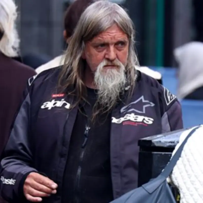 Police missed PC with 100,000 indecent images during search of offender's home