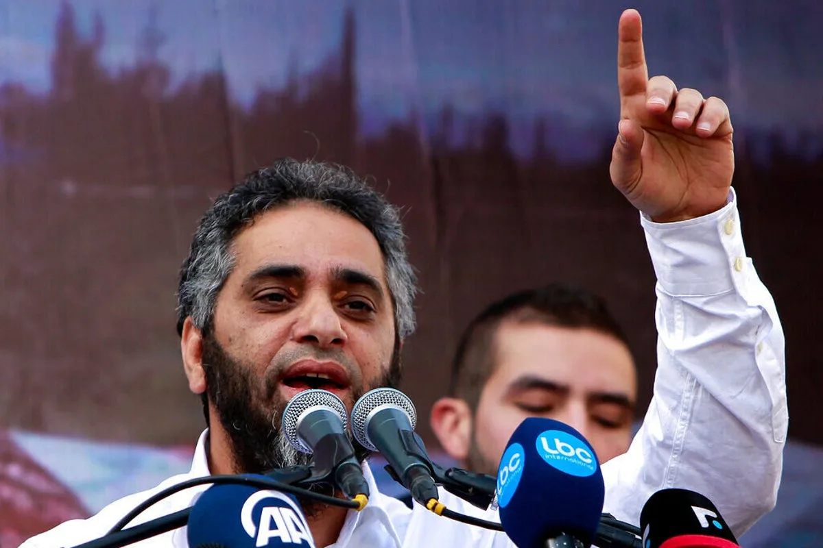 Former Pop Star Fadel Shaker Surrenders After 12 Years on the Run
