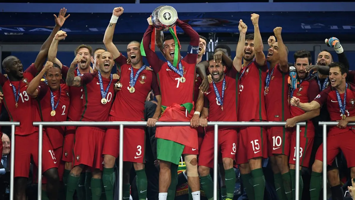 Portugal Beat France Without Injured Ronaldo to Win Euro 2016