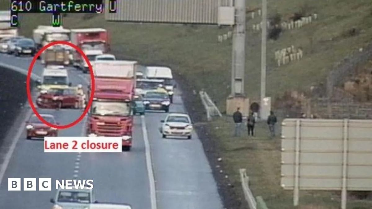 Pregnant Woman Taken to Hospital After M80 Crash in Glasgow