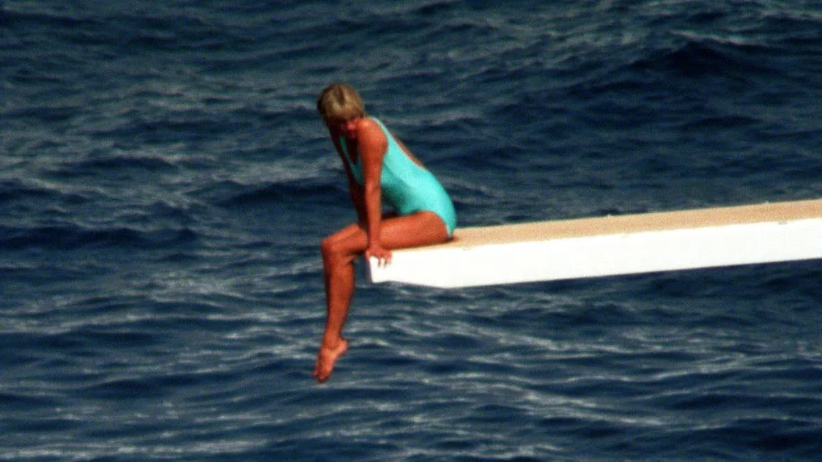 The Story Behind Princess Diana's Iconic Yacht Photo on Final Holiday