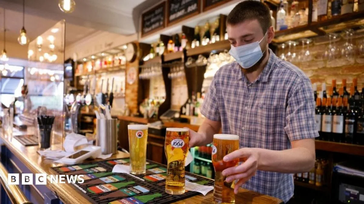 UK Job Vacancies Surpass One Million for First Time