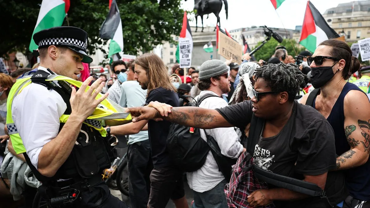 Pro-Palestine Activists Vandalise Glasgow Insurance Office