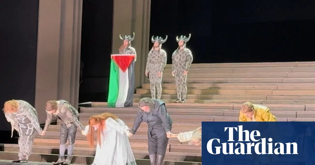 Royal Opera House Director Defends Seizing Palestinian Flag from Dancer
