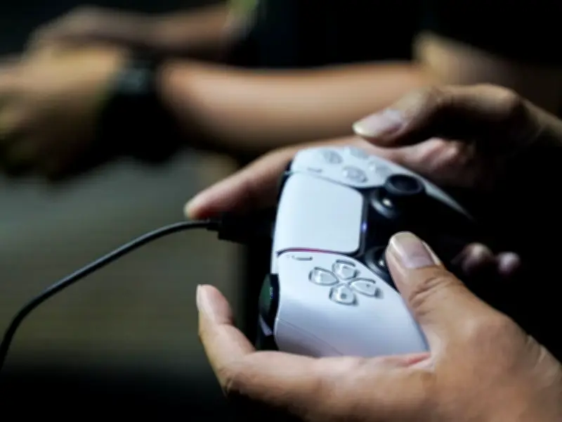 PS5 Players Grab Official Controller for £43 Ahead of GTA VI Release