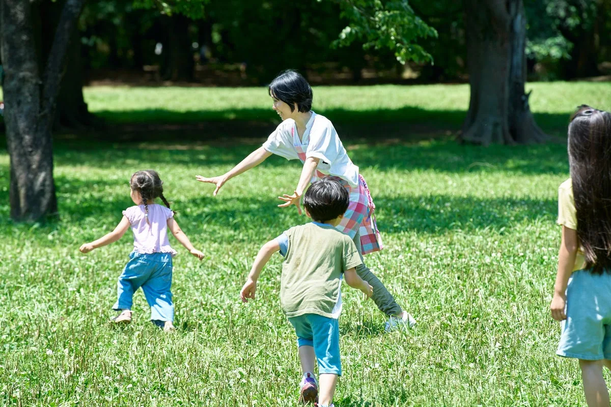 Psychologists Divided Over Viral 'FAFO' Parenting Trend