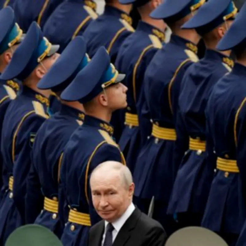 Putin's Droopy Face at Memorial Sparks Health Rumours