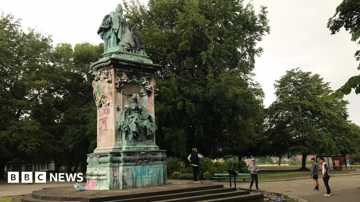 Queen Victoria Statue Vandalised in Leeds Park
